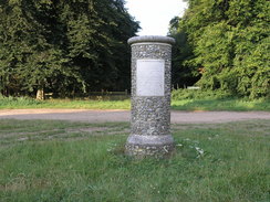 P20078129114	The memorial commemorating the opening of King's Wood by King Seorge V beside the B1106.