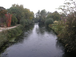 P2007A089364	The River Test from the A27 bridge.