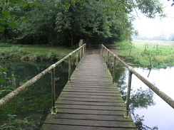 P2007A089397	The footbridge across the River Dun.