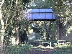 P2007A189506	Following the Test Way northwards towards Horsebridge.