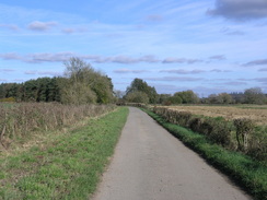 P2007B020188	Heading southwest towards the farm at Moorcourt.