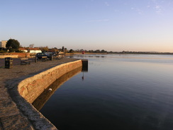 P2007B060467	The quay at Langstone.