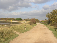 P2007B060617	Following the old railway line north to Langstone Bridge.