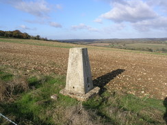 P2007B090762	The trig pillar near Deanhill Barn.