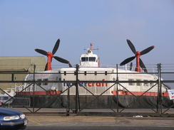 P2007C192122	Hovercraft in the Hovercraft Museum in Lee-on-the-Solent.