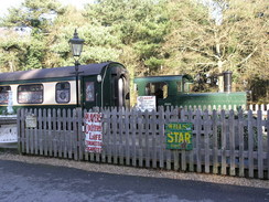 P20081302768	A loco and carriage beside the pub.