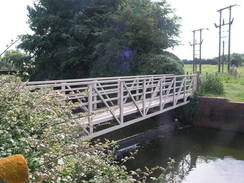P20086094898	A bridge over a stream in Bedhampton.