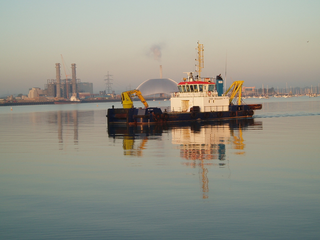 The tug 'UKD Sealion' on the river.