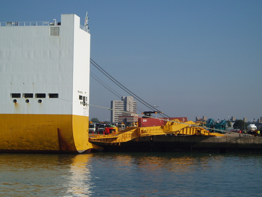 The car transporter 'Grande Ellande'.