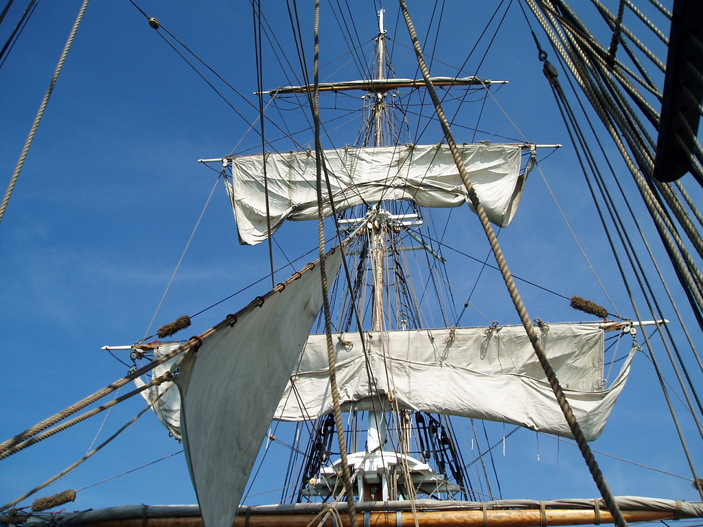 The fore mast unfurled.