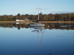 P20092070023	A boat on the Beaulieu River.