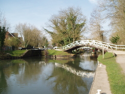 P20093170020	The bridge over the entrance to a marina at Greenham Lock.