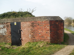 P20093170045	A disguised pillbox by Colthrop Lock.