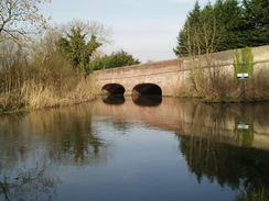 P20093170128	Burghfield Bridge.