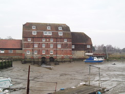 P20101270127	The tide mill in Ashlett.