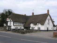 P20101010054	The Red Lion pub, Avebury.