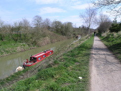 P20104090215	The Kennet and Avon canal in Devizes.