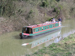 P20104090216	The Kennet and Avon canal in Devizes.