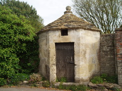 P20104280006	Heytesbury lock-up.