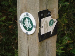 P20104280008	The first direction sign on the Wessex Ridgeway.