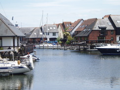 P20106300109	Hythe Village Marina.