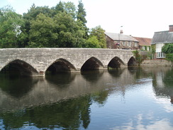 P20108050098	The bridge over the Avon in Fordingbridge.