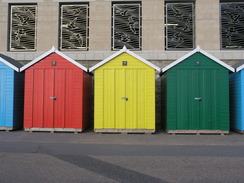 P2010B290983	Beach huts in Boscombe.