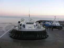 P20111191540	A hovercraft at Ryde.