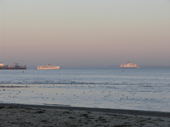 P20111191548	Two ferries heading our of Ryde.