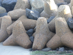 P20111191729	Eroded sea defences.