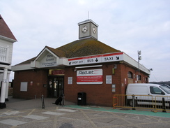 P20111272449	West Cowes ferry terminal.