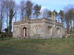 P20112032744	A gatehouse near Stourhead.