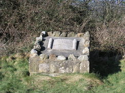 P20112142884	A monument to the site of Cook's Castle.