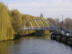 P201120113143019	Riverside Bridge.