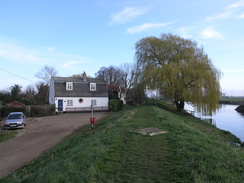 P201120113143097	The banking near Bottisham Lock.