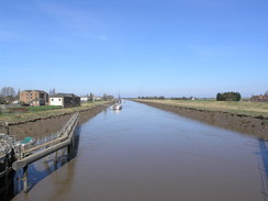 P20113243651	Looking downstream from Sutton Bridge.