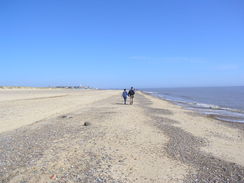 P20114084499	Heading north towards Southwold Pier.