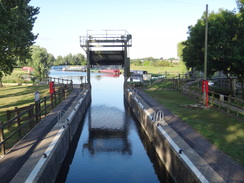 P2011DSC00906	Bottisham Lock.