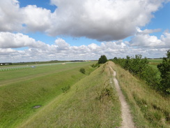 P2011DSC00999	Following the Devil's Dyke southeastwards across Newmarket Racecourse.