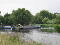 P2011DSC01427	Moored narrowboats.