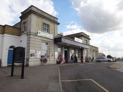 P2011DSC01965	Ely Station.