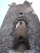 P2011DSC02720	The large round tower of Wortham Church.