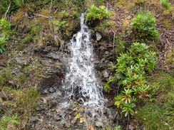 P2011DSC03522	A small waterfall.