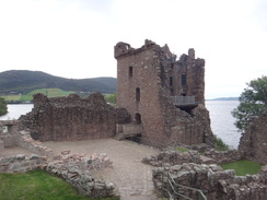 P2011DSC03934	Urquhart Castle.