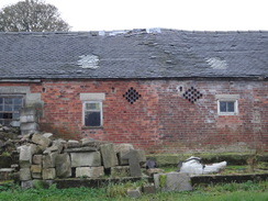 P2011DSC06688	A barn at The Hutts Farm.