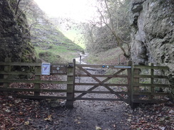 P2011DSC07793	The start of the Limestone Way.