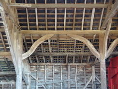 P2012DSC08510	Elegant bracing in a barn at Childerley.