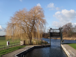 P2012DSC08697	Houghton Lock.