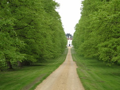 P2012DSC00096	The driveway through Baythorne Park.