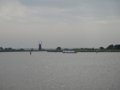 P2012DSC00896	The junction of the Waveney and Yare.